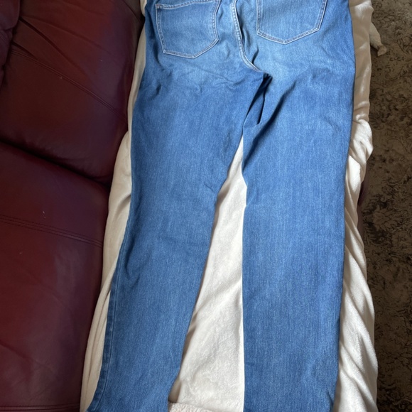 Old Navy Rockstar Super Skinny Jeans - Picture 6 of 8